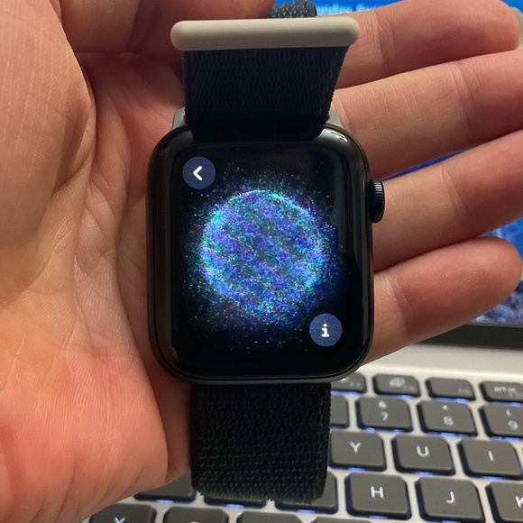 Apple Watch SE GPS + Cellular 44mm Midnight Aluminum Case & Sports Loop - Picture 8 of 12